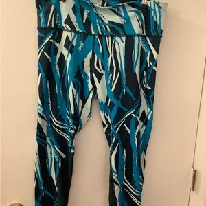 Under armor XL cropped workout leggings